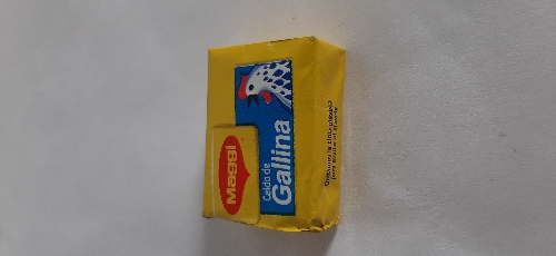 Maggi caldo de gallina cubo
