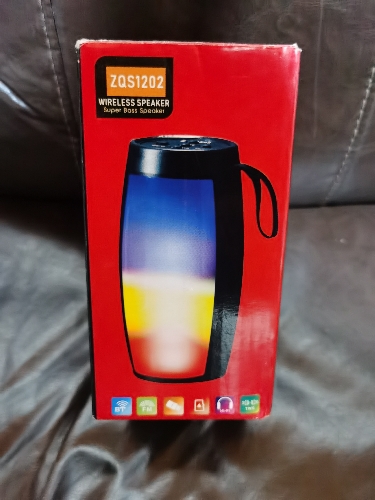 Parlante bluetooth con radio y led colores