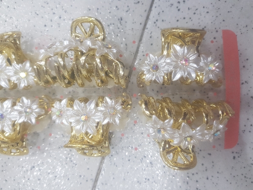 Caimán dorado flor