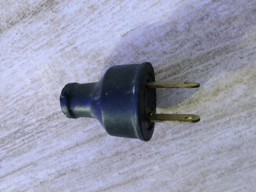 Clavija pequeña 10 AMP