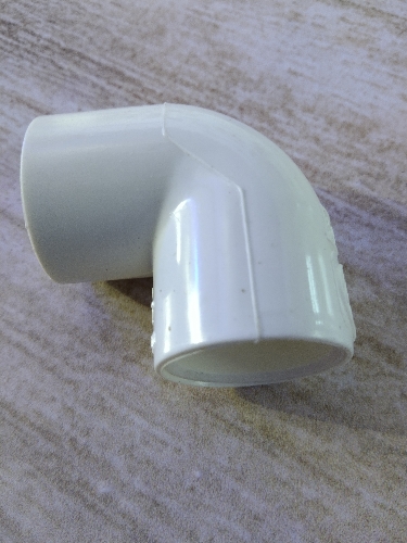 Codo presion 1/2" CELTA