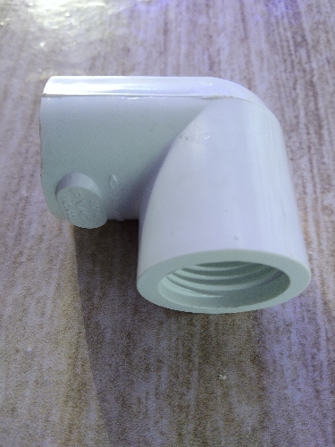 Codo  roscado 1/2" precion