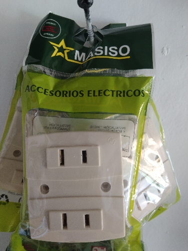 Toma de sobreponer doble