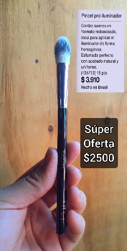 Una pincel pro iluminador