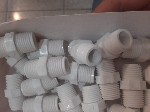 NIPLE ROSCADO 1/2. PVC