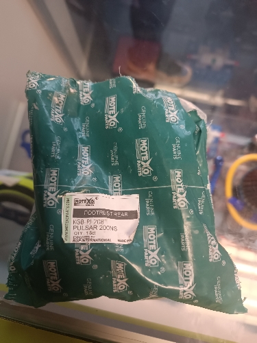 Posapies traseros Ns200 (par)