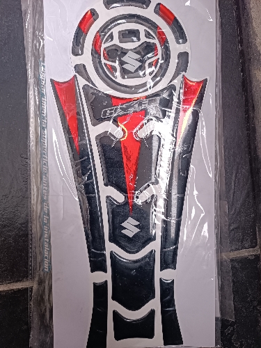 Cubre tanque Gixxer 150 rojo
