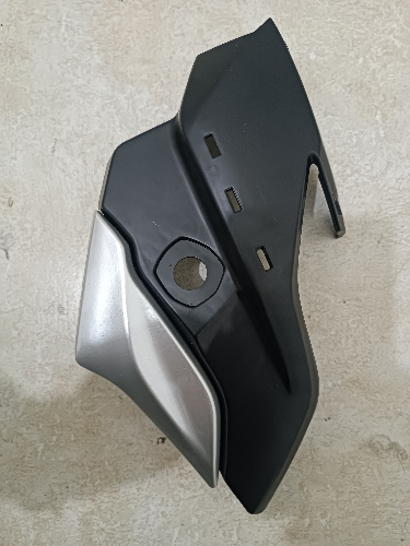 Plastico lateral derecho de foco Hj Ka150