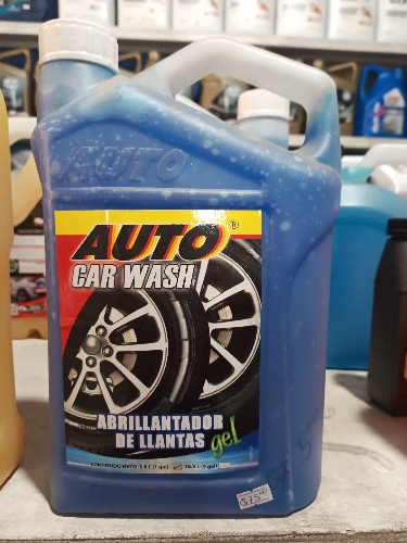 AUTO ABRILLANTADO DE LLANTAS