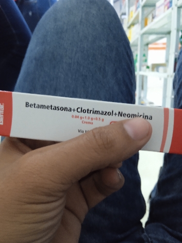 Betametasona  clotrimazol neomicina/ genfar