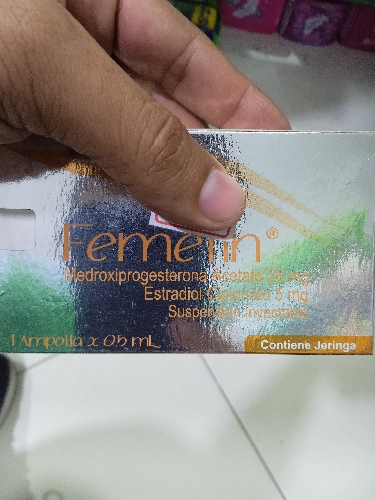 Femelin ampolla contiene jeringa