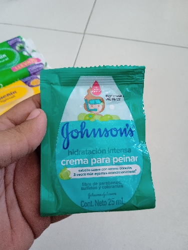 Johnson crema para peinar sobre x 25ml