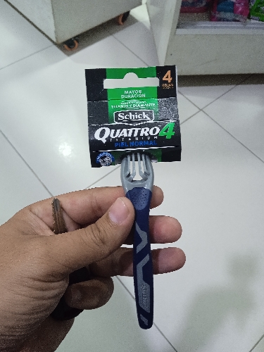 Schick quattro titanium piel normal