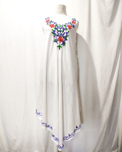 DR848 Vestido Blanco Bordado