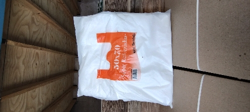 Camiseta  blanca 50x70x20