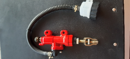 BOMBA DE FRENO TRACERO UNIVERSAL