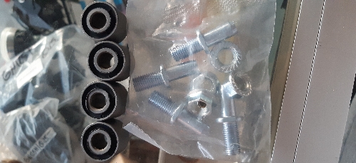 BUSHING DE MASA TRACERA FT125/150/XL125/FAKAR DE HULE YOG