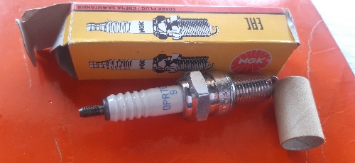 CANDELA CGL125 DPR7EA-9 NGK