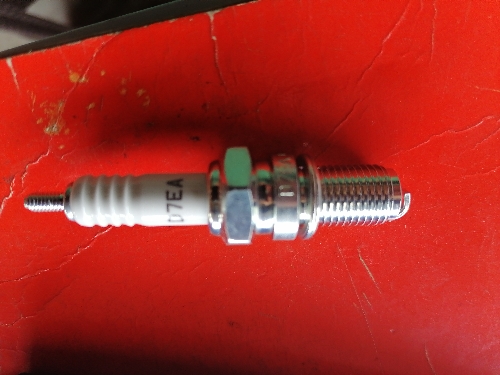 CANDELA CGL125 D7EA NGK