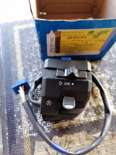 CAJA DE CONTACTO DISCOVER/BOXER/XCD/PLATINA DERECHA ORIGINAL BAJAJ