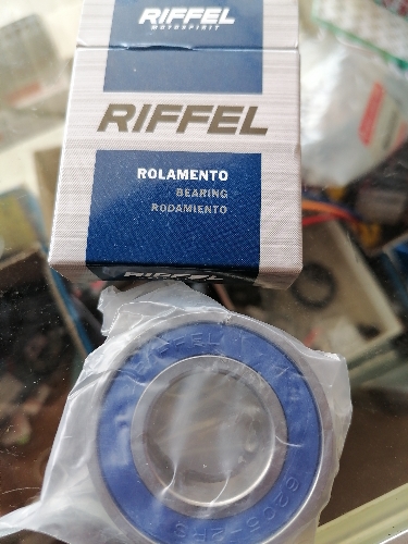 COJINETE 6205 SELLADO DE HULE CIGUEÑAL DERECHO AX100 RIFFEL