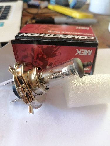 BOMBILLA DE FAROL HALOGENA NORMAL H4 12V MEK