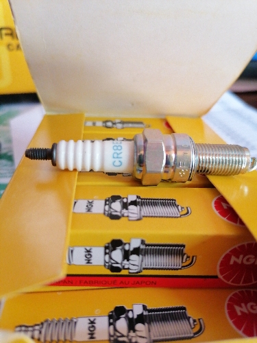 CANDELA CR8E NGK