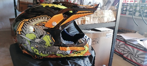 CASCO PARA MOTORISTA NEGRO/AMARILLO L CROSS - WLT126