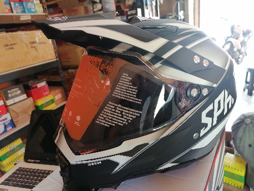 CASCO PARA MOTORISTA NEGRO/BL9/MATE  - WLT128
