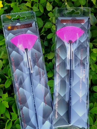 Brocha abanico para polvos CHIC FANCY
