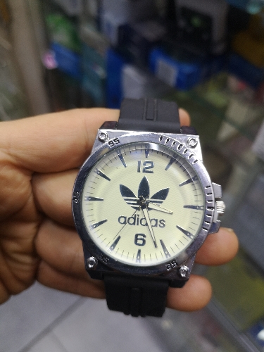 Reloj goma hombre