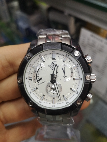 Reloj Edifice metálico