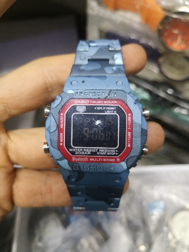 Reloj CASIO Metálico camuflado
