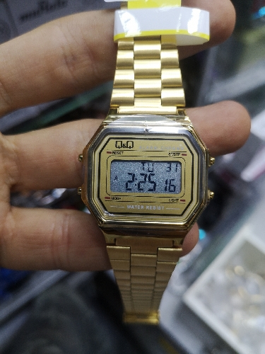 Reloj Q&Q Retro Dorado