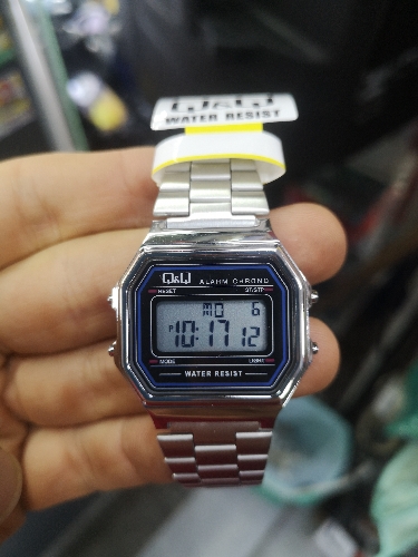 Reloj Q&Q Retro Plateado