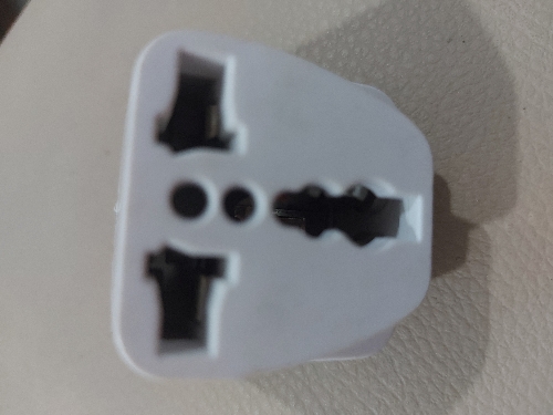 ADAPTADOR ENCHUFE UNIVERSAL 220 a 110
