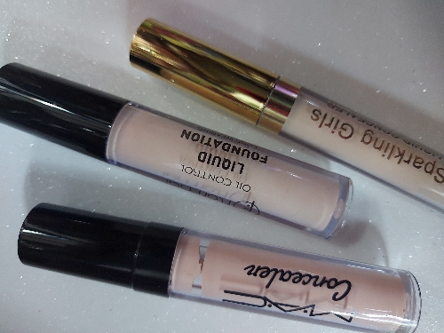 CORRECTOR LIQUIDO CON BROCHA GIRLS/MAC