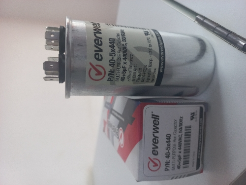 CAPACITADOR 40+5 MFD X 440VAC