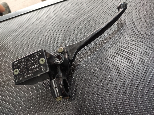 Bomba de freno de Dt 200.