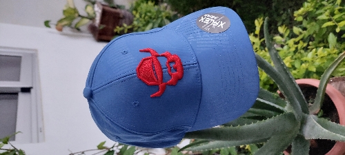 Gorra Xflex premium lisa azul barbón rojo