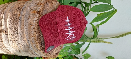Gorra Caballo Corinta bordado blanco cerrada