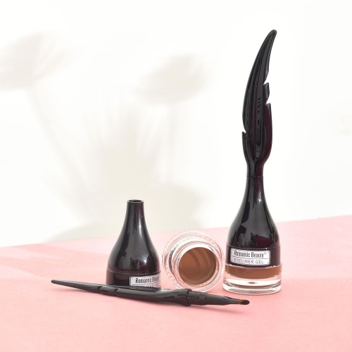 Maquillaje de cejas en gel