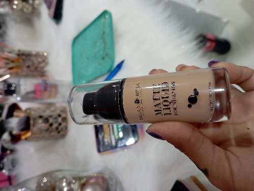 Base matte liquid