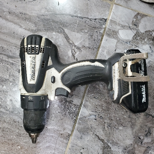 Taladro recargable Makita usada