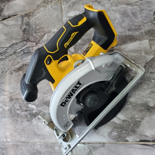 Sierra de mano dewalt recargable