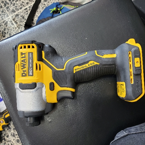 Taladro de impacto dewalt nuevo