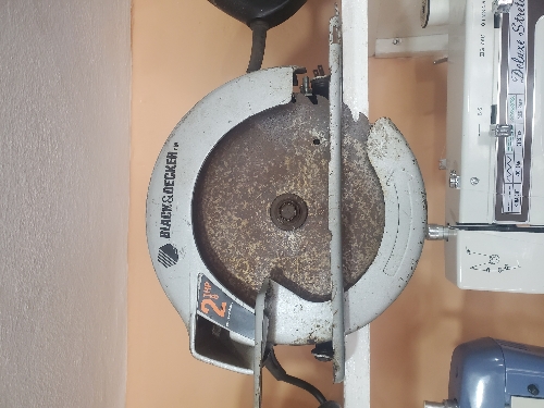 Dierra de mano black and decker