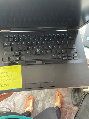 Laptop DELL LATITUDE E7470 8RAM/256MEM