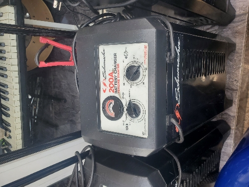 Cargador de batería Schneider