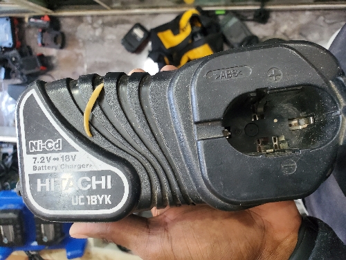 Cargador Hitachi